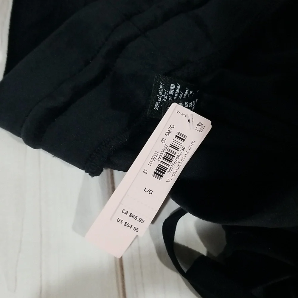 Victoria's Secret Women's Sweatpants Joggers Size L in Black Velvet - Picture 2 of 7